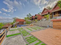Sebuluh Sunset Hill 페구양안 폭포 주변 호텔