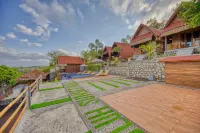 Sebuluh Sunset Hill Hotels near Peguyangan Waterfall