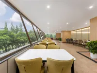 Guiyu Hotel (Guilin Elephant Trunk Mountain & Guilin Railway Station Branch) Hotels near Xiufeng