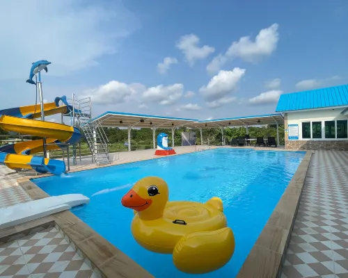 Nueng Pool Villa Hotels near Wat Saranat Thammaram