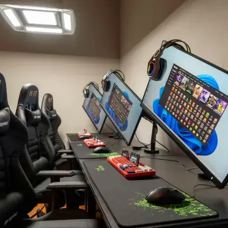 Guangren E-Sports Hotel (Yingtan Yujiang Railway Station)