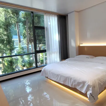 Badong Binghe Holiday Homestay