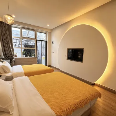 Floral Hotel· Xianju Cat Courtyard hotel (Badaling Great Wall Branch) Hotels near Badaling Station