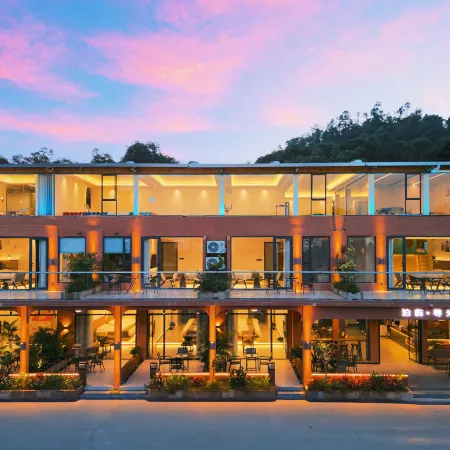 Isle Sojourn & Light Seek B&B (Waterside Danxia Branch, Danxia Mountain National Scenic Area)