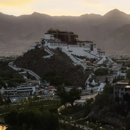 Home2 Suites by Hilton Lhasa Museum