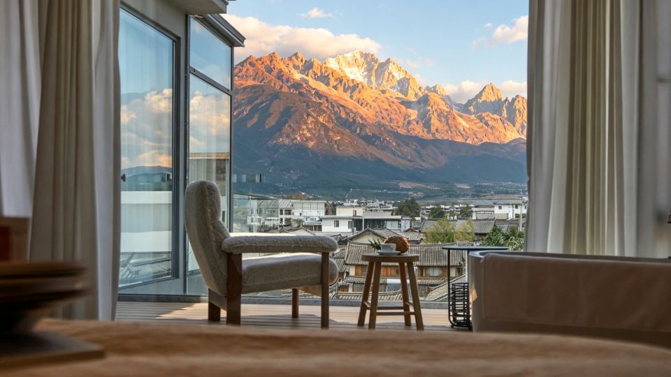 Lijiang Yu Xue Yi Jing Snow Mountain View Resort Hotel