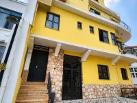 Sera Homes 鄰近鐘塔的酒店