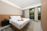 YI WU INTERNATIONAL HOTEL - balcony