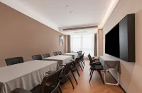 Meiduo Hotel (Shanghai Road, Hanjiang Normal University Branch) - parking