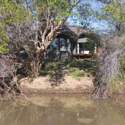 Last Word Makanyane Hotel Exterior