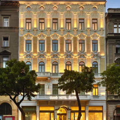 EST Grand Hotel Savoy Hotel berhampiran Arena Groupama