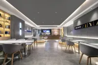 Zhuhai Tianyue Hotel (Guowei Plaza Gongbei Port)