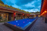 Mountains and Seas Ten Years Starry Sky Garden Homestay, Xiyuan, Snow Mountain Observatory Hotel in zona Wangfeng Pavilion