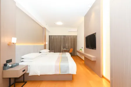 Ruili Apartment (Zhuhai Mingzhu Station Aoyuan Square)