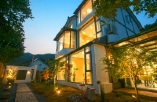 Hangzhou Jianshan Light Luxury Hotel Hotels near Lingyin Temple