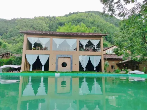 Changshan·Xuansu Xigu Courtyard Transparent Swimming Pool Resort