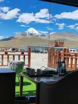 Gangrenboqi View Hotel Hotel dekat Lake Manasarovar