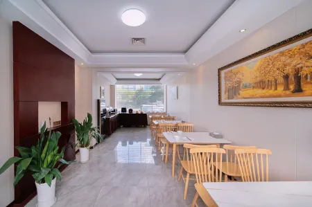 V9 Holiday Chain Hotel (Yingcheng Hanyi) Отели в г. Инчэн