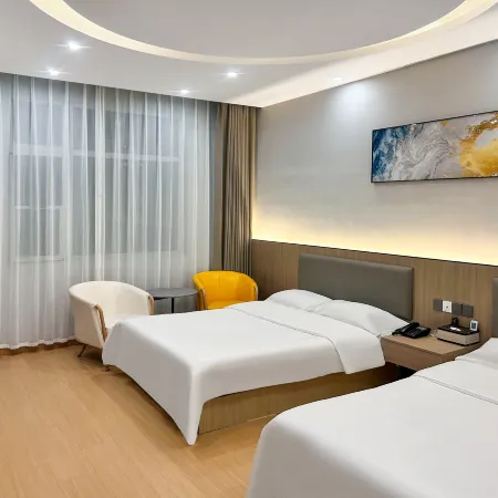 Four Seasons Smart Hotel (Zhoukou Passenger Transport Center Station)