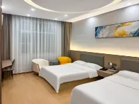 Four Seasons Smart Hotel (Zhoukou Passenger Transport Center Station)
