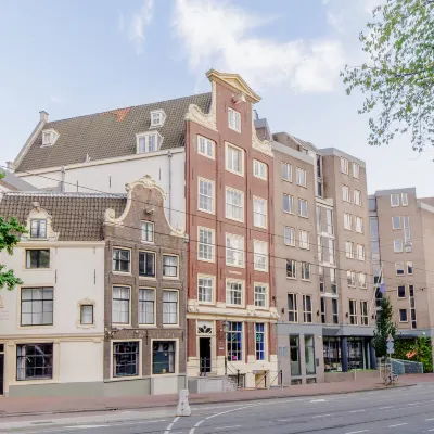 Kimpton de Witt Amsterdam Отели рядом с достопримечательностью «Смотровая площадка A'DAM»
