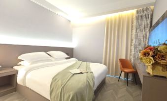 Yujing Hotel (Luoyang Guanlin Temple High-speed Railway Station)