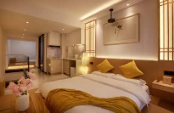 Lecheng Coconut Wind Hotel (Longhu Haikou Tianjie Chengxi Station)