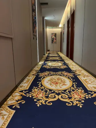 Kaibin Four Seasons Hotel Отели рядом с достопримечательностью «YiHe ChunXi BuXingJie»