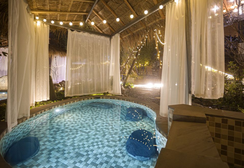 팁시 판다 마운틴 스프링 빌라