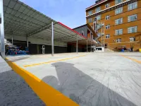VIP Hotel - parking