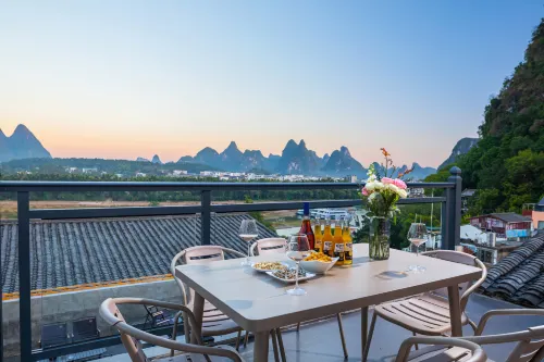 Yangshuo Manjing Travel Photography Hotel (West Street Branch)