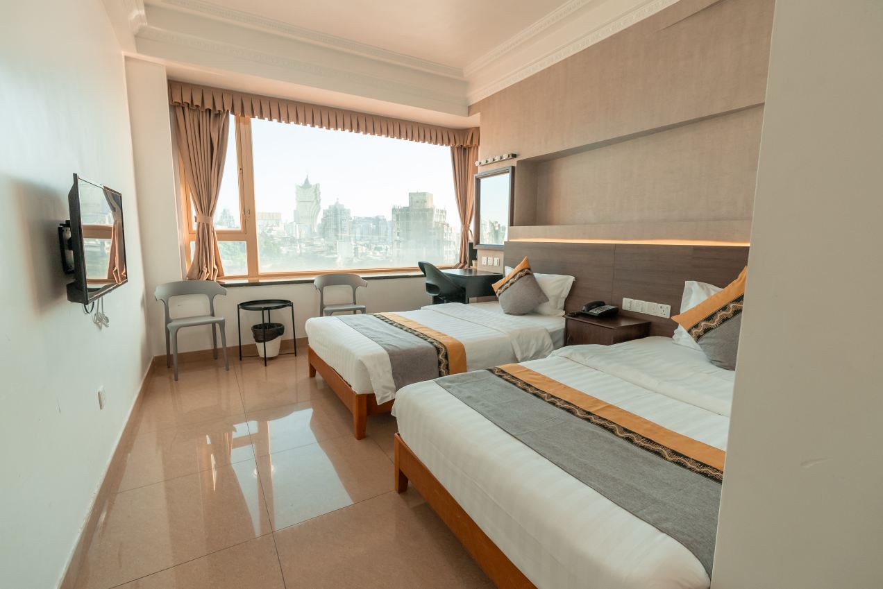 Grand Harbour Hotel