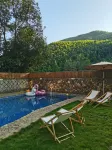 La Petronilla Boutique Hotel Moganshan - مسبح