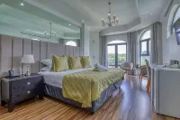 Villa Tasha Luxury Suites, Lanseria Hotels in Lanseria