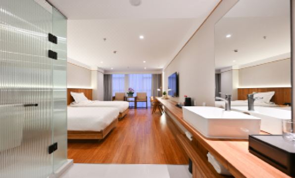 Jieming Hotel (Xisanzhuang Metro Station Water Park)