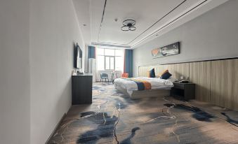 Dingqing Bujia Snow Mountain Hotel
