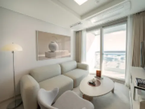 UH FLAT THE SOKCHO Hotels near Yeongnangho