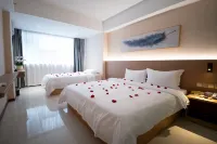 Kana Business Hotel (Zhanjiang Haitian Park Yingzhan Holiday Plaza)