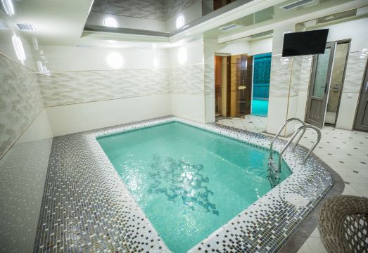 Leader Hotel Hotel Overview