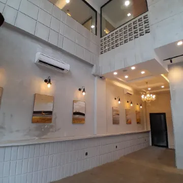 Travelbiz Hotel Отели рядом с достопримечательностью «Тамрин Плаза»