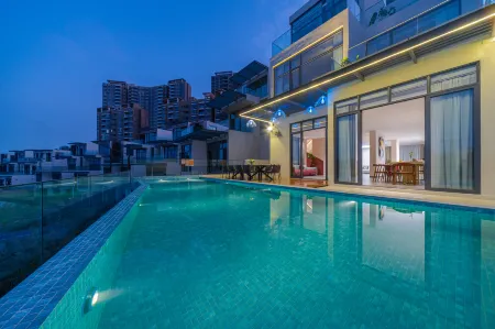 Floral Hotel.Taishan Hetian hot spring villa Hotel Отели рядом с достопримечательностью «Xincun Gymnasium»