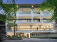 QING•HOUSE