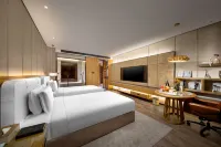 Daqing Royal Maple Hotel (Saltu Dawn Lake Shop ) Hotels near Starting Point Perpetual Statue