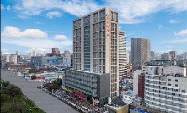 Vienna Hotel (Xuzhou Suning Plaza Pengcheng Metro Station) - Housity