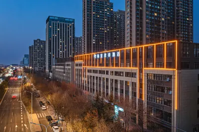 Lichen Jundun Hotel (Jinan West Railway Station International Convention and Exhibition Center) Hotels near Shandong Management University (Changqing Campus)
