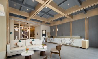 Atour Hotel Tengchong Wenxinglou