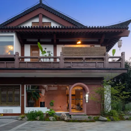 Floral Hotel · Wuyishan Lai Together Hotel Отели рядом с достопримечательностью «Театр Суо Ву Цзинь»