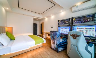Nanchang Starry Sky E-sports Hotel (High-tech Avenue Subway Station Branch)