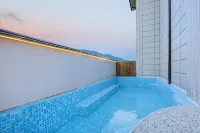 Cloud RAINBOW· Monet Garden · Stream Tracing Resort Homestay - Pools