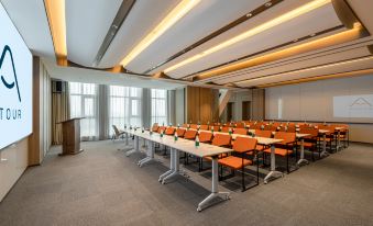 Yantai Penglai Administrative Service Center Atour Hotel